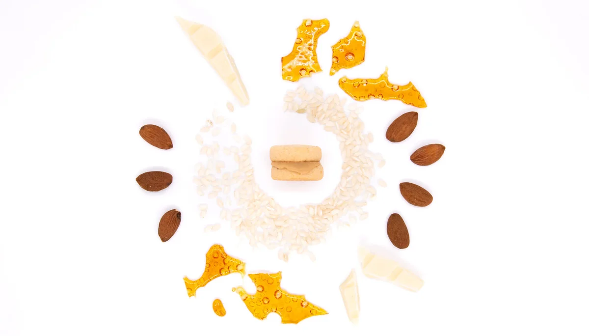 Baci di Dama Gold 160g with Salted Caramel Chocolate 5